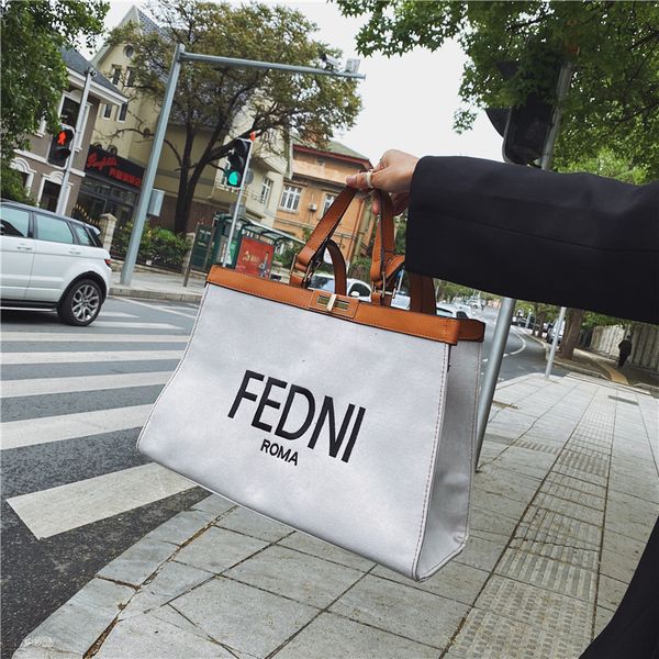wanghong xiaoyu's sister's same women's new large capacity single shoulder canvas bag, 2021 popular texture handbag
wanghong xiaoyu's sister's same women's new large capacity single shoulder canvas bag, 2021 popular texture handbag