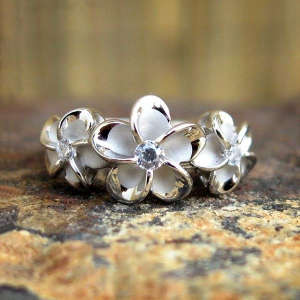 wedding rings huitan fashion 3 flowers bridal ceremony party ring silver color simple stylish accessories for women, Slivery;golden
wedding rings huitan fashion 3 flowers bridal ceremony party ring silver color simple stylish accessories for women, Slivery;golden