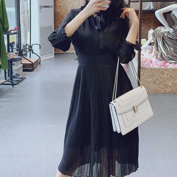 fashion 2021 runway dress women's petal sleeve ruffles pleated mid-calf dress, Black;gray
fashion 2021 runway dress women's petal sleeve ruffles pleated mid-calf dress, Black;gray