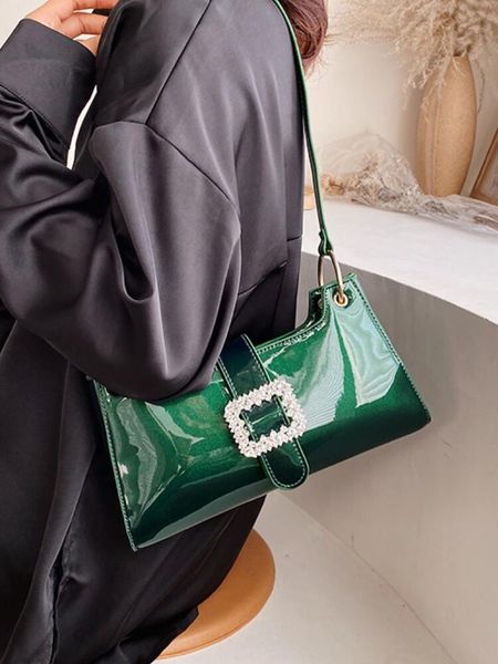 elegant female tote bag 2021 fashion new quality patent leather women's designer handbag diamond lock portable shoulder bags
elegant female tote bag 2021 fashion new quality patent leather women's designer handbag diamond lock portable shoulder bags