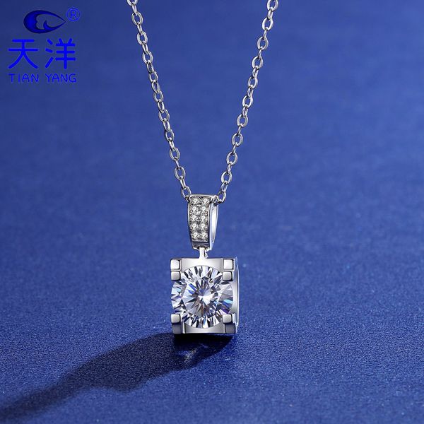 classic micro inlaid cowhead mossan necklace women's sterling sier imitation diamond pendant 50 points 1 2 empty, White
classic micro inlaid cowhead mossan necklace women's sterling sier imitation diamond pendant 50 points 1 2 empty, White