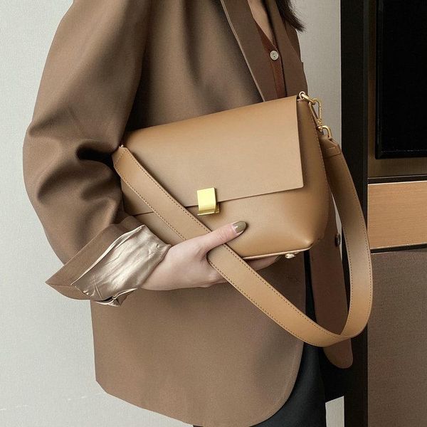 autumn and winter new handbags 2021 leather small square bag shoulder messenger bag fashion casual
autumn and winter new handbags 2021 leather small square bag shoulder messenger bag fashion casual