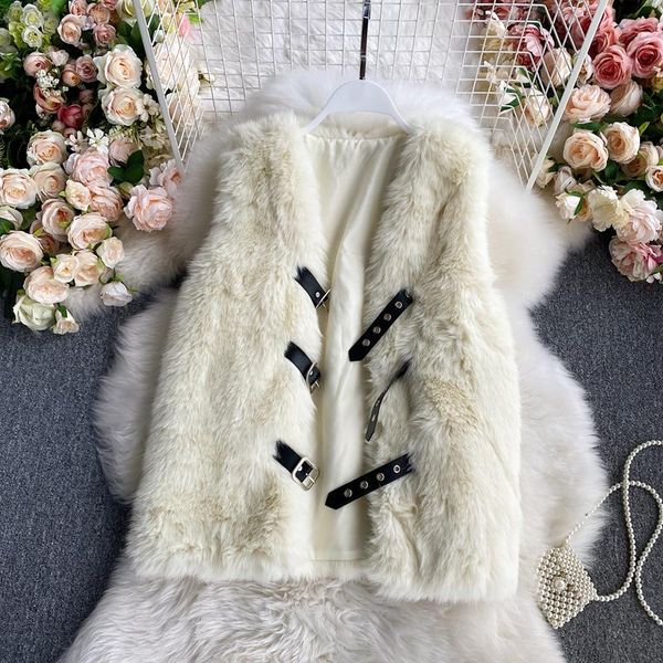 super chic buckle belted faux fur vest women winter fashion short design faux fur sleeveless jacket, Black;white
super chic buckle belted faux fur vest women winter fashion short design faux fur sleeveless jacket, Black;white