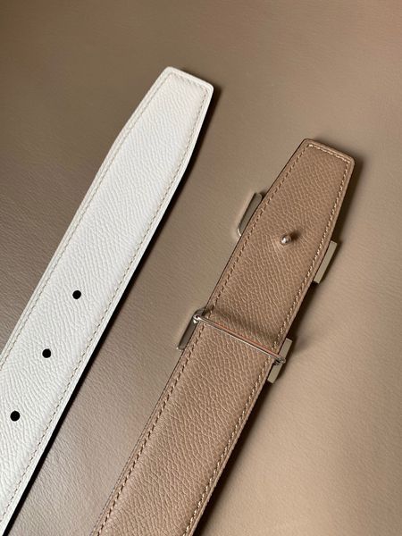 3.2 cm width two-sided genuine leather reversible wing buckle women belt with box men designers belts women belts 002, Black;brown
3.2 cm width two-sided genuine leather reversible wing buckle women belt with box men designers belts women belts 002, Black;brown