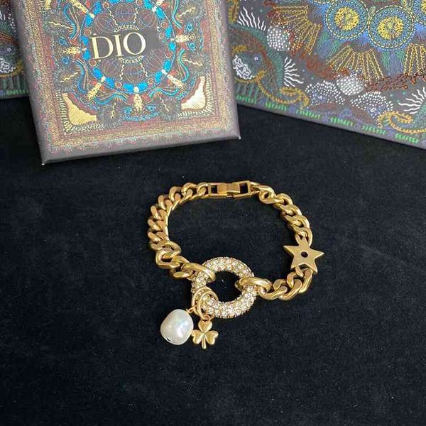 bracelet fashion luxry design jewelry d/or pearl star thick chain, the same as female, Golden;silver
bracelet fashion luxry design jewelry d/or pearl star thick chain, the same as female, Golden;silver