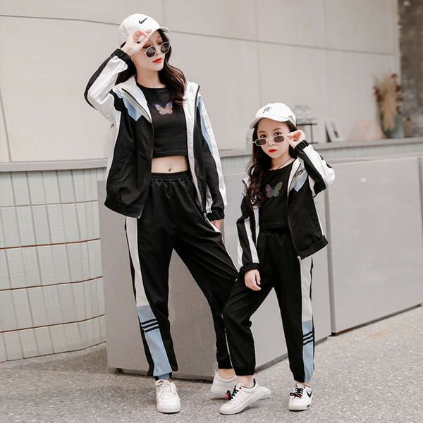suit wear sports parent-child autumn women's raglan sleeve color matching hooded et two piece set, Blue
suit wear sports parent-child autumn women's raglan sleeve color matching hooded et two piece set, Blue