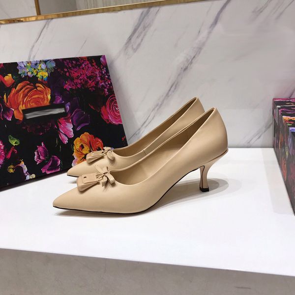 2021 good quality fashion women luxurys designers shoes designer sandals womens luxury high heels sandal dress shoess with box size 35-41 -h, Black
2021 good quality fashion women luxurys designers shoes designer sandals womens luxury high heels sandal dress shoess with box size 35-41 -h, Black