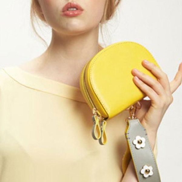 evening bags simple pu leather lady handbag 2021 fashion flower box bag girl women's
evening bags simple pu leather lady handbag 2021 fashion flower box bag girl women's