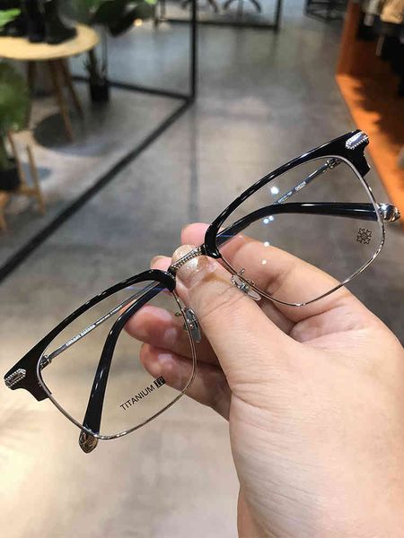 designer sunglasses eyeglass frame retro men and women big face pure titanium super can matched with myopic anti-blue light glasses, White;black
designer sunglasses eyeglass frame retro men and women big face pure titanium super can matched with myopic anti-blue light glasses, White;black