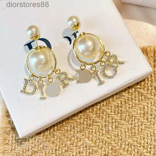 ring d home / cd earrings dijia front and back pearl hanging letter diamond simple fashion style trendy, Silver
ring d home / cd earrings dijia front and back pearl hanging letter diamond simple fashion style trendy, Silver