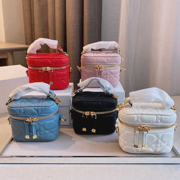 genuine leather purses handbags brand designer make-up bag women's fashion luxury shoulder bags cross handbag size 11cm designer-handba
genuine leather purses handbags brand designer make-up bag women's fashion luxury shoulder bags cross handbag size 11cm designer-handba