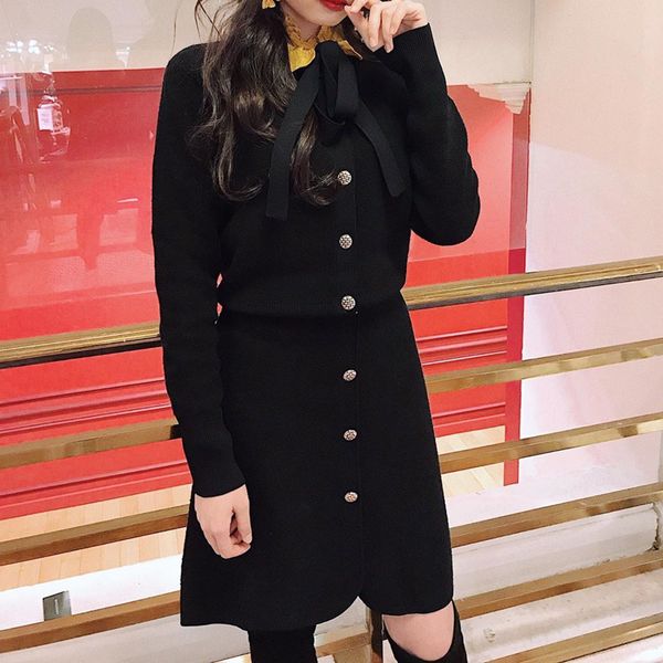 2021 new de malha precoce cardigan camisola lao lao-up metal fivela outwear malhas superior ou ladides mini saia 1a3j, Black
2021 new de malha precoce cardigan camisola lao lao-up metal fivela outwear malhas superior ou ladides mini saia 1a3j, Black
