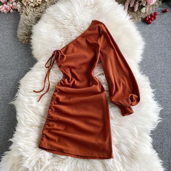 casual dresses slanted collar strapless female autumn style temperament light mature wind yujie long-sleeved irregular hip skirt, Black;gray
casual dresses slanted collar strapless female autumn style temperament light mature wind yujie long-sleeved irregular hip skirt, Black;gray