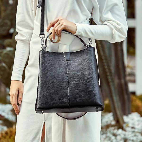 cross body yourseason fashion cow leather ladies 2021 large capacity handbag casual solid color womens shoulder messenger bucket bag
cross body yourseason fashion cow leather ladies 2021 large capacity handbag casual solid color womens shoulder messenger bucket bag