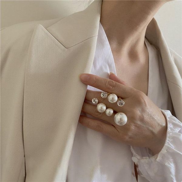 cluster rings elegant retro oversize multi pearl for women lady shiny crystal rhinestone irregular charm ring korean wedding jewelry, Golden;silver
cluster rings elegant retro oversize multi pearl for women lady shiny crystal rhinestone irregular charm ring korean wedding jewelry, Golden;silver