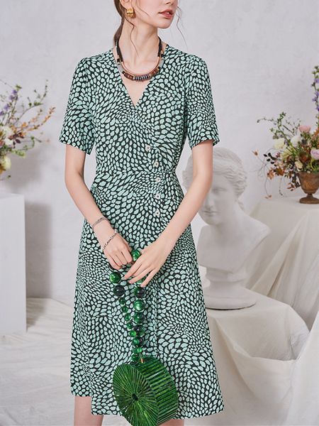 2021 new v-neck uma pea wrap feminino vestido midi vero viscose senhoras lbios padro flor vestidos longos chique roupas femininas x9mv, Black;gray
2021 new v-neck uma pea wrap feminino vestido midi vero viscose senhoras lbios padro flor vestidos longos chique roupas femininas x9mv, Black;gray