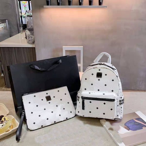 new side rivets backpack fashion large capacity travel bag handbag. both men and women school bags for teenage girls the designer handbags
new side rivets backpack fashion large capacity travel bag handbag. both men and women school bags for teenage girls the designer handbags