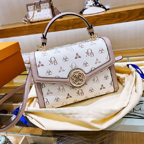 evening bags high-quality leather2021 fashion and simple ladies one-shoulder messenger handbag famous luxury designer purses handbags
evening bags high-quality leather2021 fashion and simple ladies one-shoulder messenger handbag famous luxury designer purses handbags