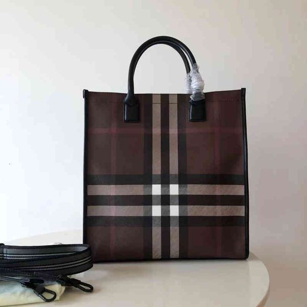 handbag 2021 b tote bag for both men and women can be carried on one shoulder messenger, large capacity, simple, fashionable stylish, Black;red
handbag 2021 b tote bag for both men and women can be carried on one shoulder messenger, large capacity, simple, fashionable stylish, Black;red