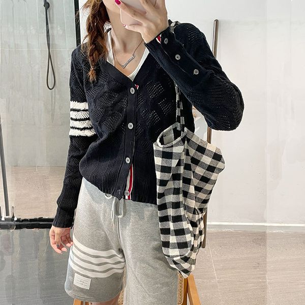 21 autumn korean version tb four bar striped hollow wool knitted v-neck cardigan women's sweater, White;black
21 autumn korean version tb four bar striped hollow wool knitted v-neck cardigan women's sweater, White;black
