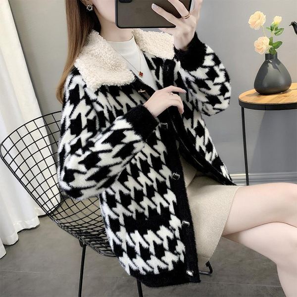 autumn winter houndstooth waterproof mink spliced lambswool turndown collar jacket women korean loose knitted cardigan outerwear, Black;brown
autumn winter houndstooth waterproof mink spliced lambswool turndown collar jacket women korean loose knitted cardigan outerwear, Black;brown