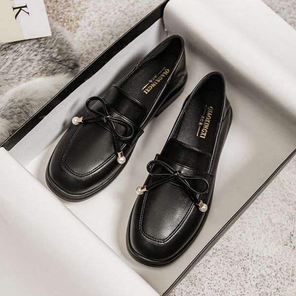 dress shoes 2021 spring and autumn fashion women's leather heel black metal design single shoe loafers large size 41-44
dress shoes 2021 spring and autumn fashion women's leather heel black metal design single shoe loafers large size 41-44