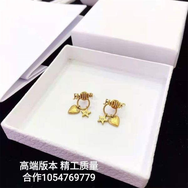 special offer 2021 luxury designer jewelry earrings / autumn and simple fashion love letter earrings women's creative personality, Silver
special offer 2021 luxury designer jewelry earrings / autumn and simple fashion love letter earrings women's creative personality, Silver