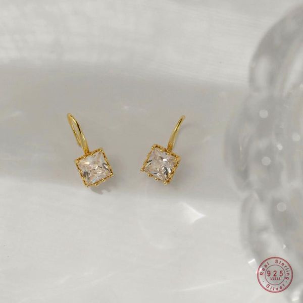 stud 925 sterling silver european geometric curved square crystal earrings women shiny temperament nightclub party jewelry gift, Golden;silver
stud 925 sterling silver european geometric curved square crystal earrings women shiny temperament nightclub party jewelry gift, Golden;silver