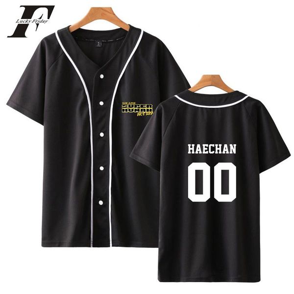 women's t-shirt 2021kpop nct baseball vrouwen/mannen zomer plus size v-hals korte mouwen losse koreaanse top, White
women's t-shirt 2021kpop nct baseball vrouwen/mannen zomer plus size v-hals korte mouwen losse koreaanse top, White
