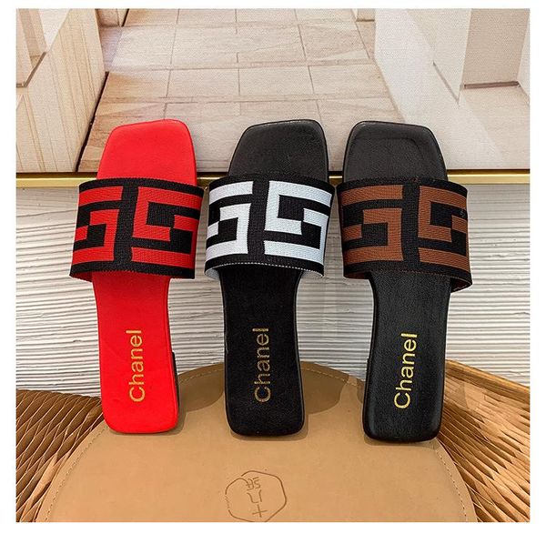 foreign trade slippers women summer wear 2021 new fashion korean version of the letter word drag flat outdoor all-match sandals, Black
foreign trade slippers women summer wear 2021 new fashion korean version of the letter word drag flat outdoor all-match sandals, Black