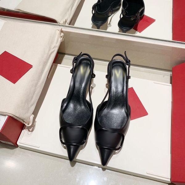 2021 good quality fashion women luxurys designers shoes designer sandals womens luxury high heels sandal dress shoess with box size 35-41 -h, Black
2021 good quality fashion women luxurys designers shoes designer sandals womens luxury high heels sandal dress shoess with box size 35-41 -h, Black
