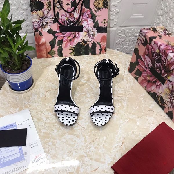 2021s luxury designer brand shoes women new high-heel sandals with large gold buckle heel 9.5cm and box dust bag, Red;white
2021s luxury designer brand shoes women new high-heel sandals with large gold buckle heel 9.5cm and box dust bag, Red;white