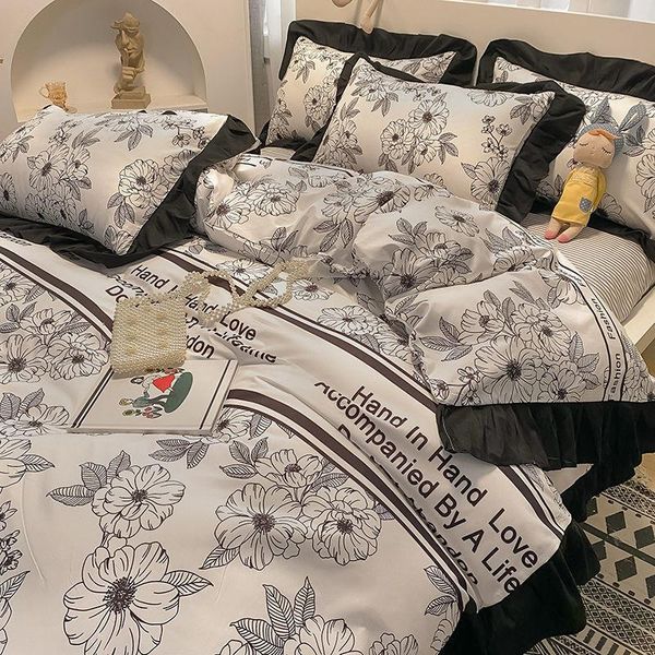 bedding sets home textile designer black and white duvet cover bed sheet luxury simple comforter set single twin king
bedding sets home textile designer black and white duvet cover bed sheet luxury simple comforter set single twin king