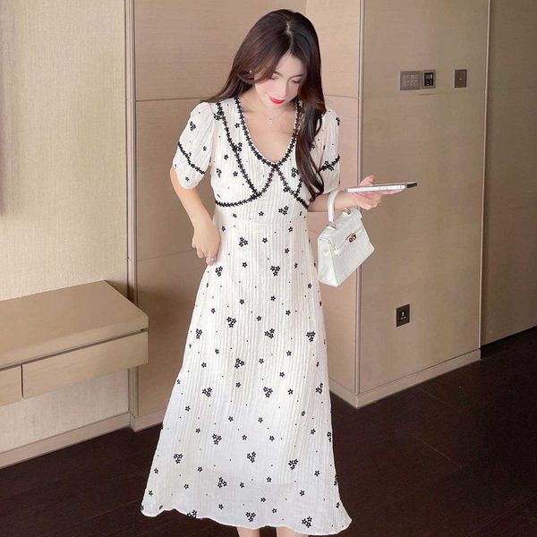 2021 summer drs with thin waist french contrast medium length floral drs, Black;gray
2021 summer drs with thin waist french contrast medium length floral drs, Black;gray