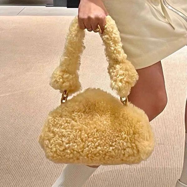 luxury fur hand bags fashion plush clip shell women shoulder bag designer pouch handbags female big tote purses winter
luxury fur hand bags fashion plush clip shell women shoulder bag designer pouch handbags female big tote purses winter