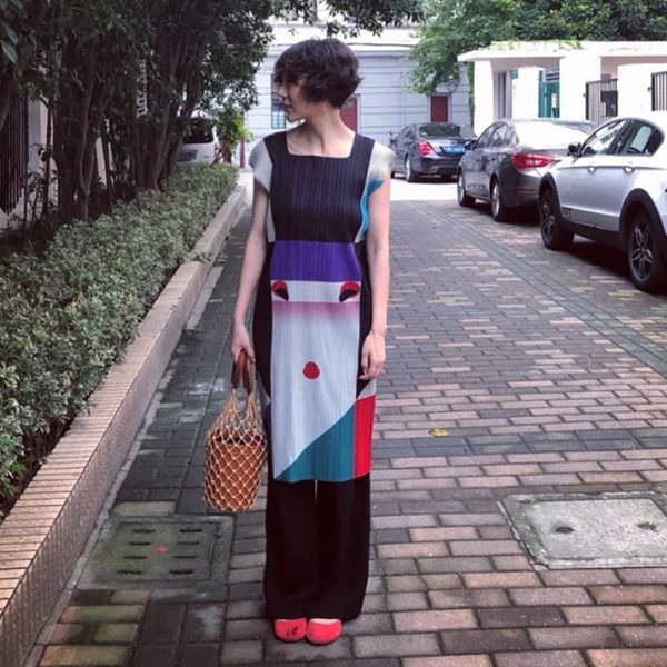 Summer Miyak As Woman Plied European High-end Station Big Fashion Short-sleeve Geisha Printing Dress Thin Dr Tbzf, Black;gray
Summer Miyak As Woman Plied European High-end Station Big Fashion Short-sleeve Geisha Printing Dress Thin Dr Tbzf, Black;gray