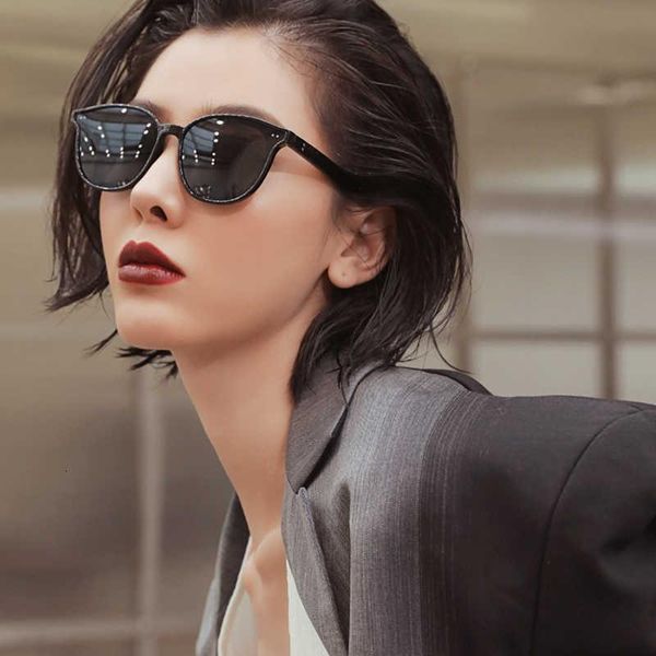 sunglasses fashion korean polarized men and women celebrity pired suurn cream retro, White;black
sunglasses fashion korean polarized men and women celebrity pired suurn cream retro, White;black