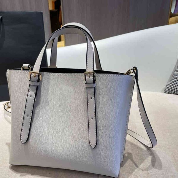 classic designer tote bags handbag luxury crossbody bag high-quality genuine leather 3 different colors wholesale fashion brand with the
classic designer tote bags handbag luxury crossbody bag high-quality genuine leather 3 different colors wholesale fashion brand with the
