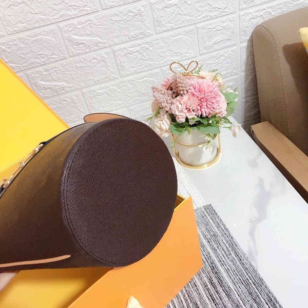 fashion womens bags color matching mini design shoulder bag outdoor leisure lady purse
fashion womens bags color matching mini design shoulder bag outdoor leisure lady purse