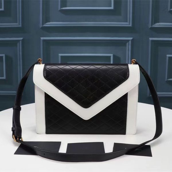 5a quality designer bag ga quilted grain envelope bag sheepskin production metal logo flip open
5a quality designer bag ga quilted grain envelope bag sheepskin production metal logo flip open