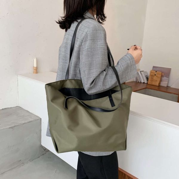 hbp fashion 2021 new women's korean leisure simple ulzzang large capacity single shoulder messenger nylon tote bag
hbp fashion 2021 new women's korean leisure simple ulzzang large capacity single shoulder messenger nylon tote bag