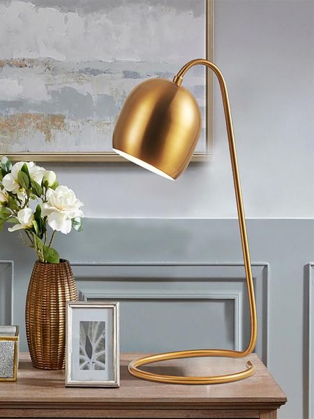simple modern nordic table lamp bedroom bedside creative marriage warm decoration bedside lamp copper living room study light
simple modern nordic table lamp bedroom bedside creative marriage warm decoration bedside lamp copper living room study light