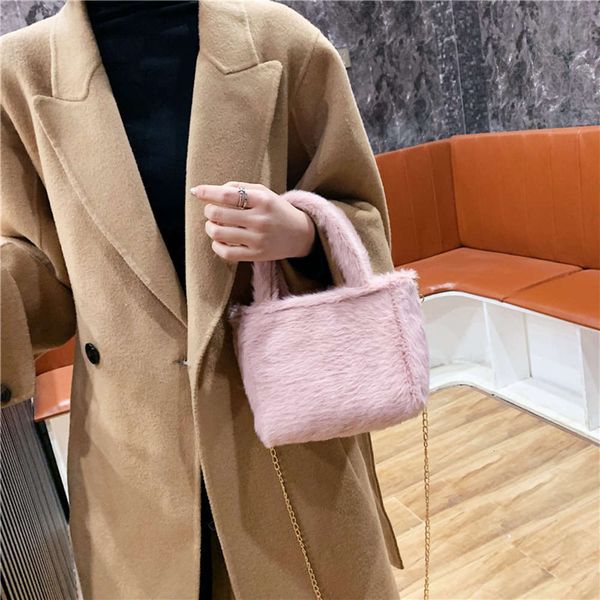 hbp fashion women's 2021 winter new cute chain plush one shoulder straddle handbag straw bag
hbp fashion women's 2021 winter new cute chain plush one shoulder straddle handbag straw bag
