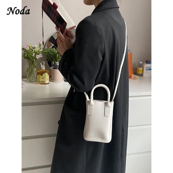 evening bags 2021 on the niche youth solid color handbags mobile phone bag personality bucket fashion handbag shoulder diagonal
evening bags 2021 on the niche youth solid color handbags mobile phone bag personality bucket fashion handbag shoulder diagonal