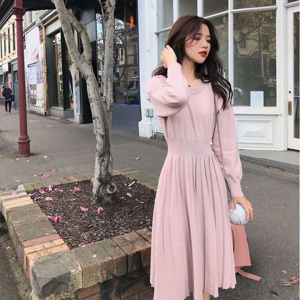 autumn winter slim temperament medium length pleated long sleeve bottomed knitted sweater, White;black
autumn winter slim temperament medium length pleated long sleeve bottomed knitted sweater, White;black