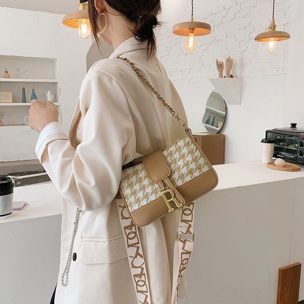 new women's bags 2021 new bags korean plaid underarm women's 2021 new net red chain fashion shoulder bag versatile messenger bag
new women's bags 2021 new bags korean plaid underarm women's 2021 new net red chain fashion shoulder bag versatile messenger bag