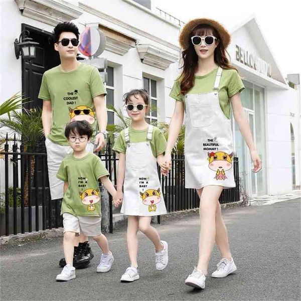2pcs family matching clothes sets mother father daughter son kids baby t-shirt parent-child red print short sleeve 210922, Blue
2pcs family matching clothes sets mother father daughter son kids baby t-shirt parent-child red print short sleeve 210922, Blue