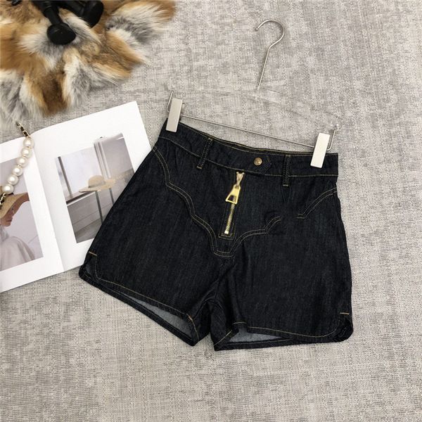 sharp goods high end net red 2021 spring and summer large zipper decoration high waist thin denim shorts for women, White;black
sharp goods high end net red 2021 spring and summer large zipper decoration high waist thin denim shorts for women, White;black