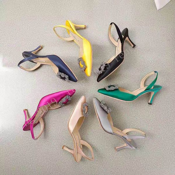 classic ladies sandals luxury rhinestone red sole high heels designer fashion jelly slide casual shoes large size with box 35-40-41, Black
classic ladies sandals luxury rhinestone red sole high heels designer fashion jelly slide casual shoes large size with box 35-40-41, Black