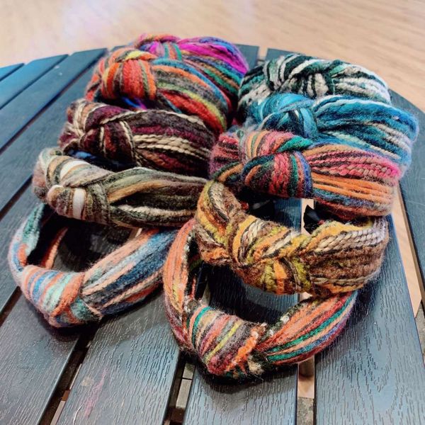 autumn winter net red knitting knot hoop high-grade wool hairpin simple wide side headband female, Black;brown
autumn winter net red knitting knot hoop high-grade wool hairpin simple wide side headband female, Black;brown